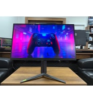 LG UltraGear 27GR75Q-B 27” QHD 165Hz 1ms Pivot Oyuncu Monitörü (İKİNCİ EL)