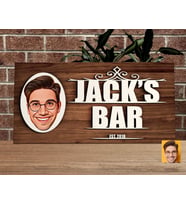 BK Gift Kişiye Özel Karikatürlü Kabartma Tasarım Ahşap Bar Tabelası 46cm, Home Bar Tabela, Rustik Ev Dekorasyonu, Duvar Dekoru-1 (Model 1)