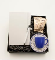 Beyaz Defter & Desenli Mavi Fincan & Beyaz Roller Kalem & Mehmet Efendi Türk Kahvesi Hediye Seti