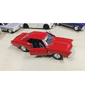 Oyuncak Metal Model Araba 1/36 Çek Bırak 1965 Buick Riviera Kırmızı