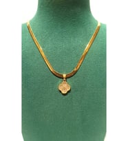 Monalisa Home Gold Renk Lüks Gösterişli Figürlü Çelik Kolye