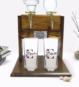 BK Gift Kişiye Özel Renkli Baskılı Harf Tasarımlı İkili Rakı Bardağı ve Çift Musluklu Doğal Ahşap Rakı Standı-1 (Model 1)