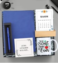 Kişiye Özel Kalem & Ajanda & Takvim & Kupa Öğretmene Hediye Seti (Mavi)