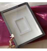 30x40 Cm Füme Pleksi Kaplı Fotoğraf Bölümlü! İsimsiz Ledsiz! Tasarım Gül Kutusu Anı Çerçevesi! (Fotoğraf Hediye)