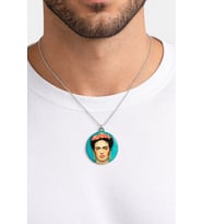 Frida Kahlo Portre Baskılı Yuvarlak Kolye Gümüş Renk Zincir 60 cm Unisex
