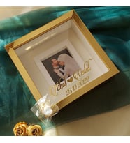 25x25 cm Gold Pleksi Kaplı Fotoğraf Bölümlü İsimli ve Tarihli Ledli Çerçeve-HKM Ticaret(Fotoğraf Hediye)
