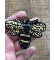 8X7 CM TASARIM ZİRKON TAŞLI BONCUKLU PAYETLİ ARI APLİKE DİKİŞ AKSESUARI