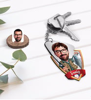 BK Gift Kişiye Özel İsimli Erkek Balıkçı Karikatürlü Ahşap Anahtarlık-1