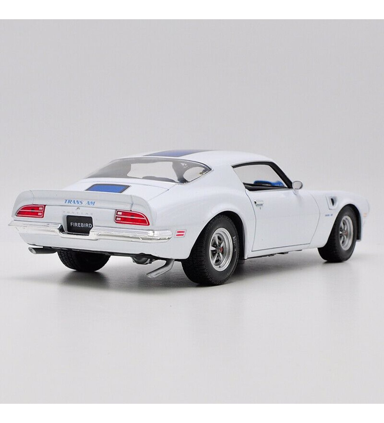 Welly 1972 Pontiac Firebird Trans Am Beyaz 1:18 Model Araba