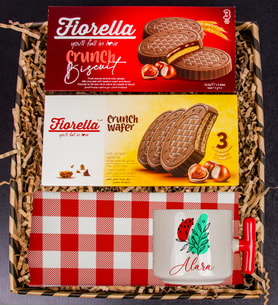 eJOYA Kişiye Özel Latte Kupa & Fındıklı Goflet & Fındıklı Wafer & Amerikan Servis Hediye Kutusu 111176