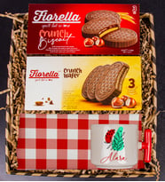 eJOYA Kişiye Özel Latte Kupa & Fındıklı Goflet & Fındıklı Wafer & Amerikan Servis Hediye Kutusu 111176