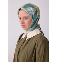 Çiçek Desen İpek Twill Eşarp   - 2026 İlkbahar-Yaz (T)   4303 (Su Yeşili)