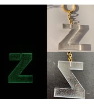Z Harfi Fosforlu Neon Yeşil Renk Parlak Simli Gold Aksesuarlı Anahtarlık El Yapımı Epoksi Hediyelik