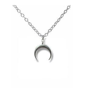 Ters Hilal Figürlü Unisex Kolye – Gotik Tarz Gümüş Renk Metal Takı