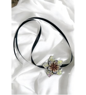 PARLAK TAŞLI ÇİÇEK CHOKER KOLYE