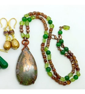 2691 Chalcopyrit Hossanite Garnet Zebercet Fuchsite el yapımı kolye