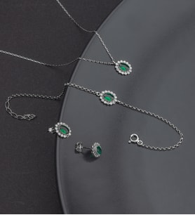 925 Ayar Gümüş Zümrüt Taşlı Oval Takı Seti