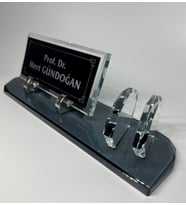 Cam Masa İsimlik ve Kartvizitlik Gümüş Yazı Aksesuarlı