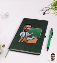 BK Gift Kişiye Özel Erkek Öğretmen Karikatürlü Yeşil Termo Deri Defter Kalem Seti Model 1