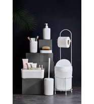 7 Parça Beyaz Banyo Seti Metal Stantlı Kovalı Wc Kağıtlık Kozmetik Kutusu Diş Fırçalık Ve Sabunlukla