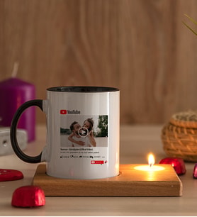 Kişiye Özel Youtube Tasarım Fotoğraflı Ahşap Altlıklı Mumlu Siyah Kupa