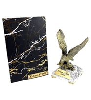 İsimli Tasarım Ofis Hediyesi - Mermer Tasarımlı Defter ve Kaideli Gold Kartal Heykeli (Model 1)