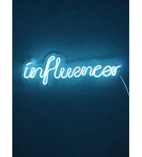 İnfluencer Neon led duvar dekoru