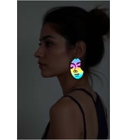 Rainbow Reflektörlü Soyut Kadın Yüzü Küpe, Şık Lazer Kesim Küpe