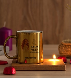 Kişiye Özel Az Önce Aşık Oldum Tasarım Esprili Ahşap Altlıklı Mumlu Gold Kupa