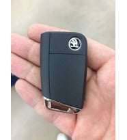 Skoda Anahtar Logosu Amblemi 10 mm Silikonlu Kabartma Kumanda Logosu Siyah 6 Adet