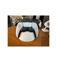 PlayStation 5 DualSense İçin Minimalist Stand Beyaz (STD)