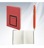HEDİYESİBİZDEN KİŞİYE ÖZEL İSİM BASKILI ORTASI CEPLİ TARİHSİZ ÇİZGİLİ DEFTER VE METAL TÜKENMEZ KALEM (Kırmızı)