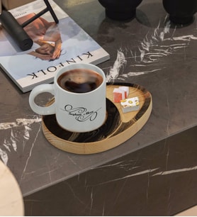 BK Gift Kişiye Özel Mermer Tasarımlı Doğal Ahşap Tabaklı Türk Kahvesi Fincanı Sunum Seti Model 7