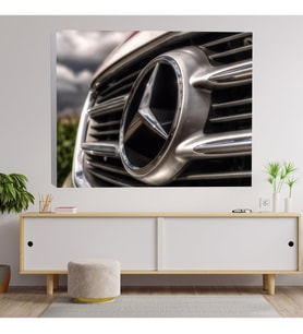 Yakın Çekim Mercedes Logo Kanvas Tablo