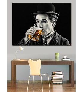 Bira İçen Charlie Chaplin Dekoratif Kanvas - Mdf Ahşap Tablo