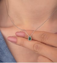 925 ayar gümüş zümrüt taşlı damla kolye