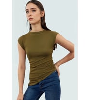 Asimetrik Kolsuz Bluz Viskoz Elastan Yazlık Fitted Dik Yaka Şık Görünüm Günlük Kullanım İçin (Haki)