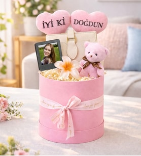 Kişiye Özel İyi ki Doğdun Tasarımlı,Fotoğraflı,Cüzdan,Toka Ve Ayıcık Anahtarlık,Kutu Seti (Pembe)