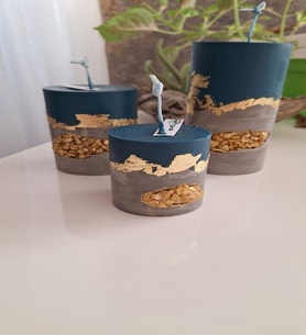 gold varak ve gold cam kırığı detaylı 3 lü beton mum