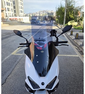 MOTOCAM RKS Veloce Ön Cam 2023-2026 Model 43cm Füme Renkli 4mm SPORTİF