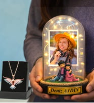 Fotoğraflı & Yazılı Led Işıklı Fanus ve Renkli Zümrüdü Anka Kuşu Kolye Sevgiliye Anlamlı Hediye (Model 10)