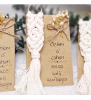 25 Adet Söz Nişan Nikah Şekeri Hatıralık Kağıt Üzeri Çiçek Süslü Makrome Anahtarlık-