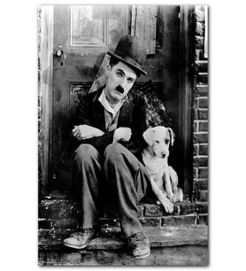 Cakatablo Charlie Chaplin Beyaz Köpekle Kapı Önünde Oturuyor MDF Tablo