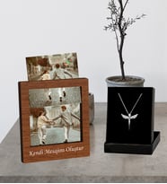 Kişiye Özel 4 Polaroid Fotoğraf Albümü Fotoğraflı Ahşap Masaüstü Çerçeve Ve Melek Kolye