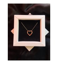925 Gümüş  14k Gold Kaplamalı Kırmızı Mineli Kalp Kolye