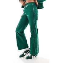 Nike Sportswear Windrunner High-Waisted Woven Open Hem Womens Pant.Yüksek Bel Çıt Çıt Cepli Kadın Eşofman Altı Yeşil
