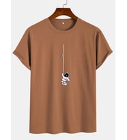 Unisex Mini Astranot Tasarım Basklı Tshirt (Kahverengi)