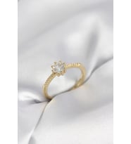 Tek Taş Model Gold Renk Zirkon Taşlı Kadın Yüzük