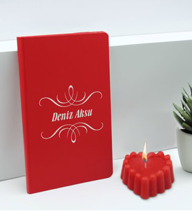 BK Gift Kişiye Özel İsimli Kırmızı Defter ve Kokulu Kalp Mum Hediye Seti-7, Sevgiliye Hediye, Arkadaşa Hediye