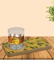 BK Gift Kişiye Özel Yapraklar Tasarımlı Doğal Ahşap Tabaklı Viski Bardağı Sunum Seti Model 4